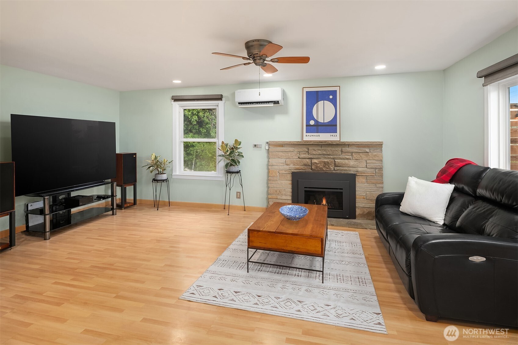 3514 Southwest 112th Street Seattle, WA 98146 - Photo 5 of 25