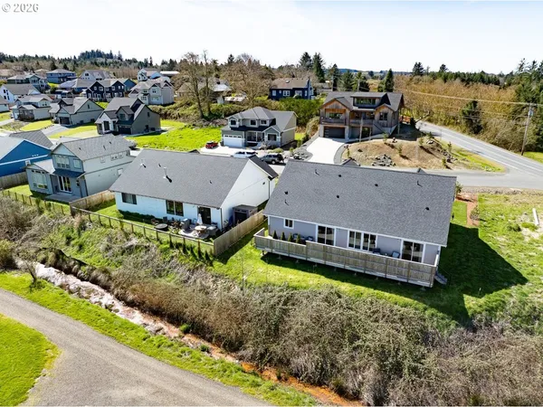 $750,000 | 35692 Bella Rdg Loop, Astoria, OR 97103