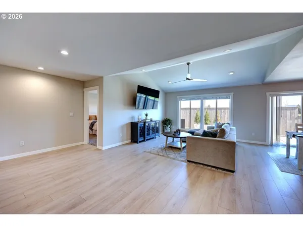 $750,000 | 35692 Bella Rdg Loop, Astoria, OR 97103