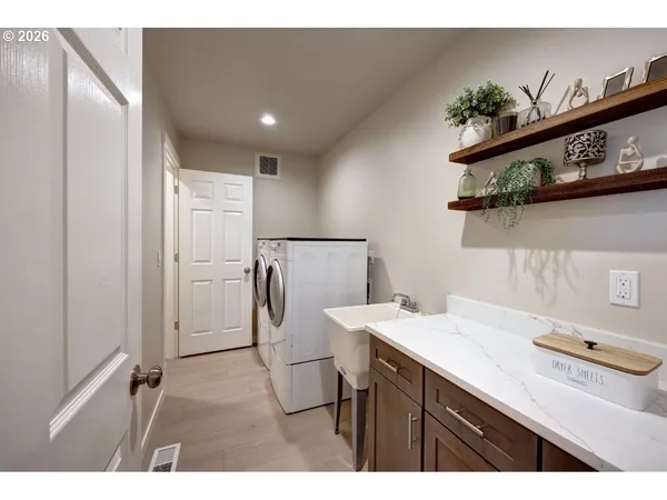 $750,000 | 35692 Bella Rdg Loop, Astoria, OR 97103