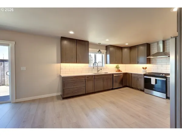 $750,000 | 35692 Bella Rdg Loop, Astoria, OR 97103