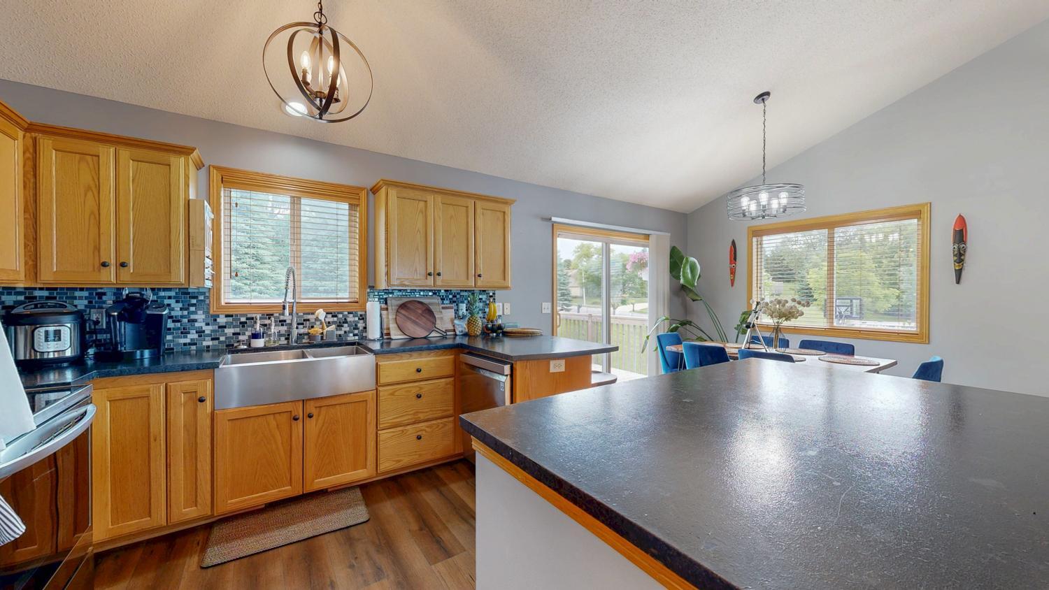 5171 51st Street Northwest Rochester, MN 55901 - Photo 10 of 34 Gallery Image 10
