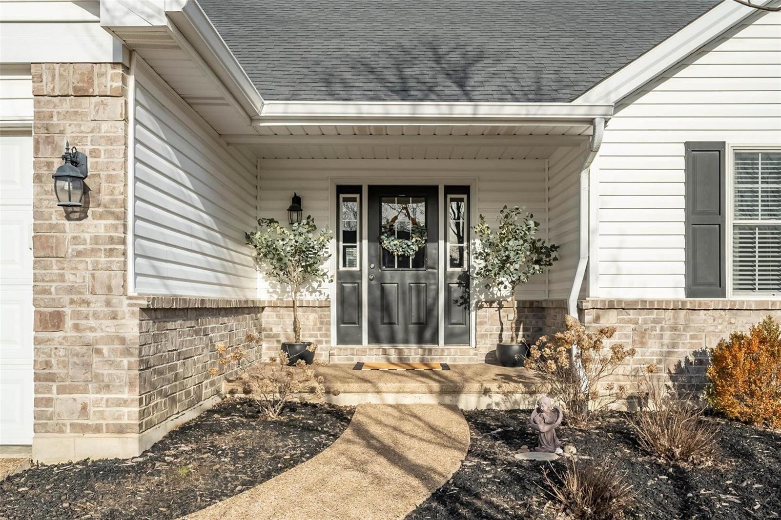 1271 Twinleaf Circle St. Peters, MO 63376 - Photo 3 of 44