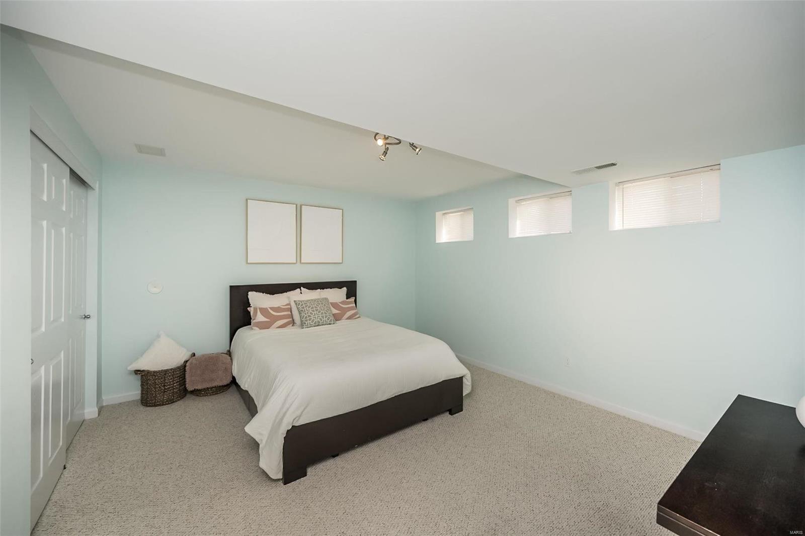 1271 Twinleaf Circle St. Peters, MO 63376 - Photo 34 of 44