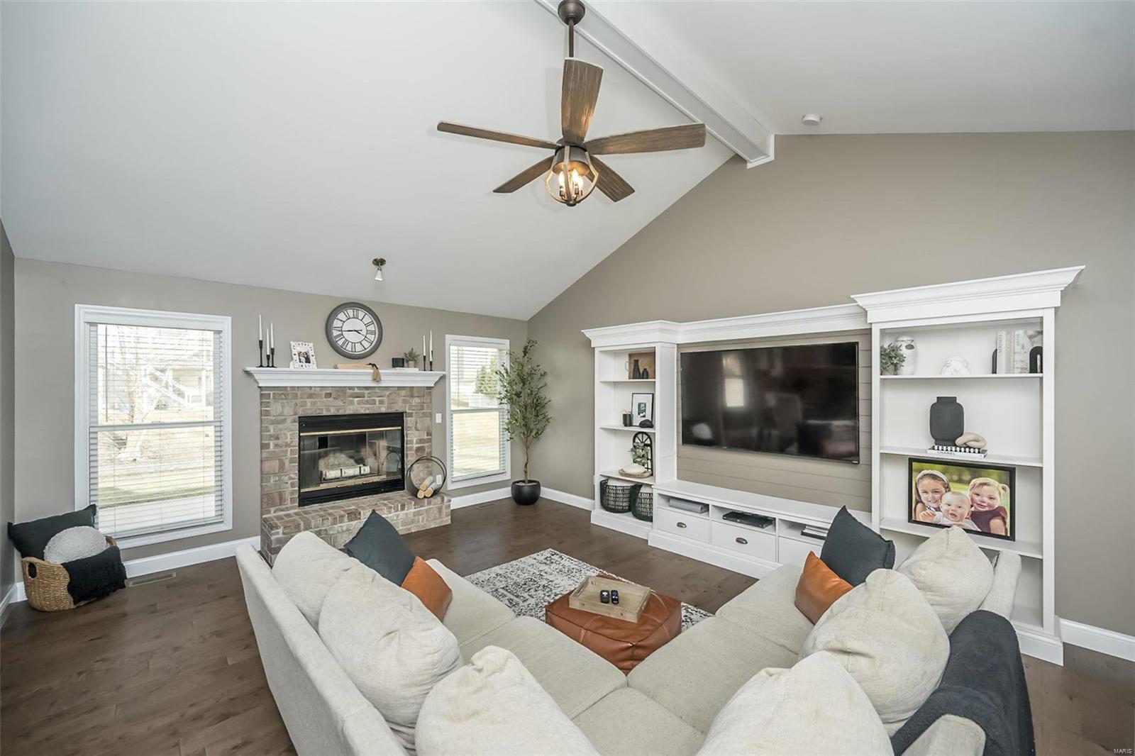 1271 Twinleaf Circle St. Peters, MO 63376 - Photo 6 of 44