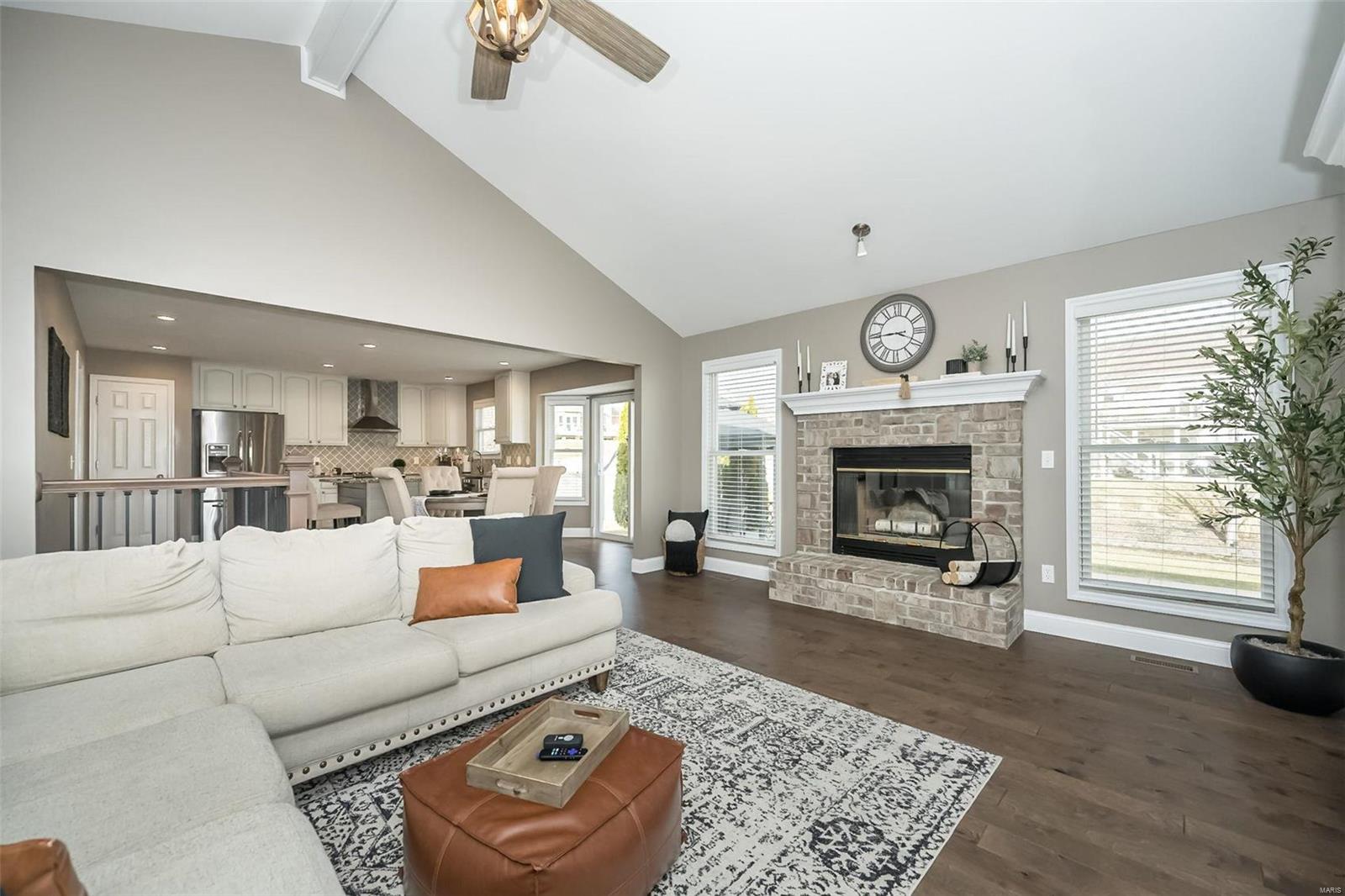 1271 Twinleaf Circle St. Peters, MO 63376 - Photo 8 of 44