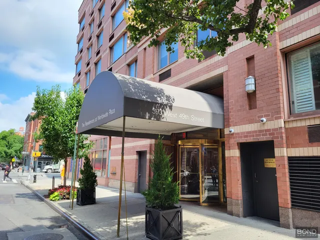 $3,400 | 393 West 49th Street, Unit 3OO | Hell's Kitchen