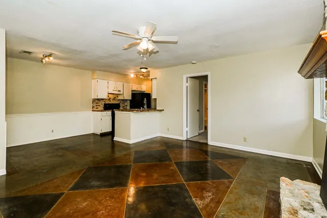 $1,375 | 9903 Hundred Oaks Circle, Austin, TX 78750