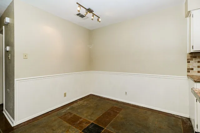 $1,375 | 9903 Hundred Oaks Circle, Austin, TX 78750