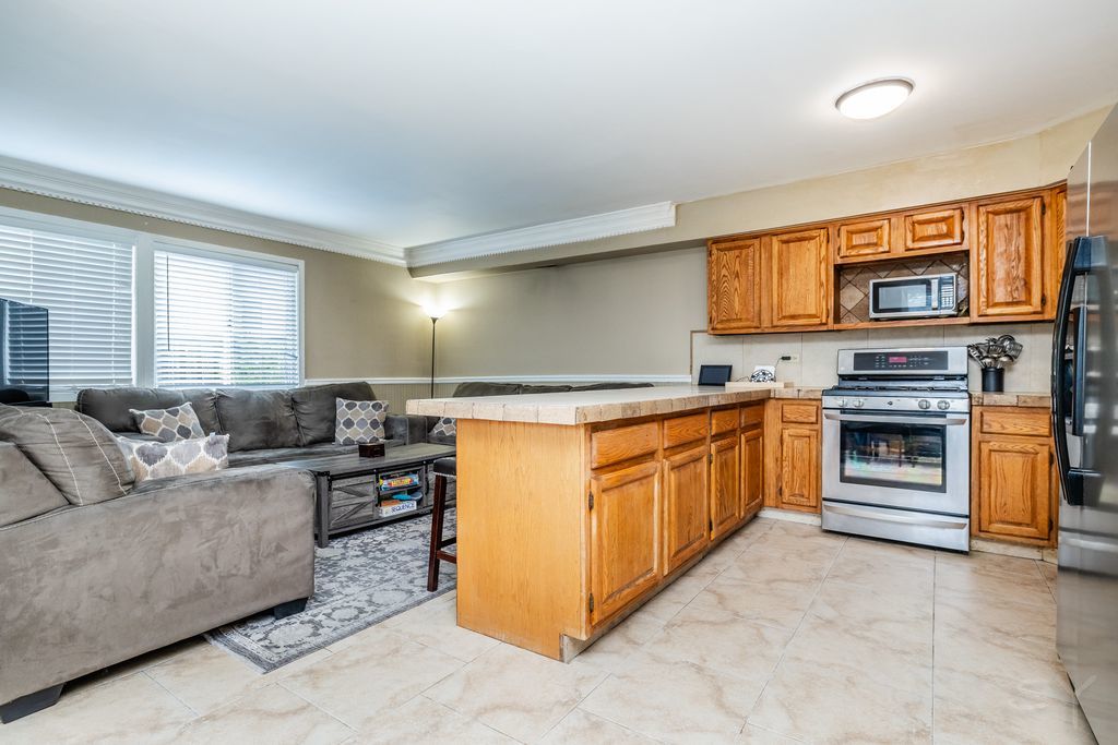 2016 Raleigh Place Hoffman Estates, IL 60169 - Photo 6 of 33