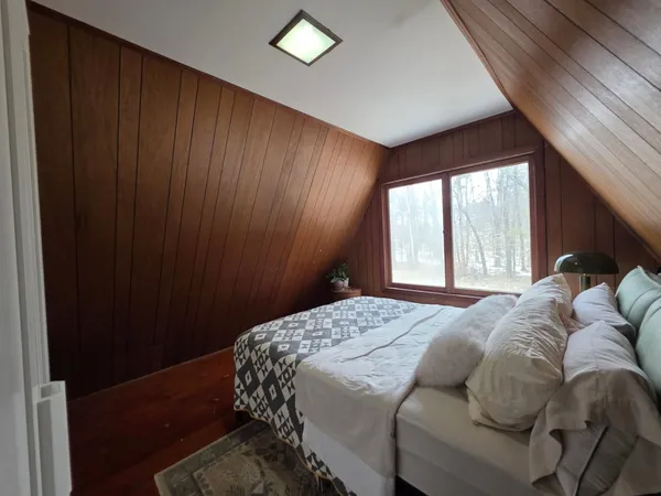 $329,900 | 140 Sidetrack Road, Conway, NH 03860