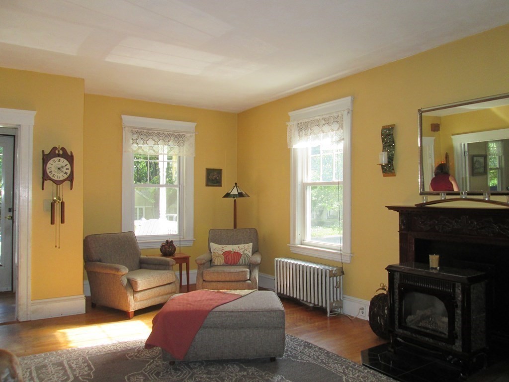 37 Holt Road Holden, MA 01520 - Photo 11 of 39 Gallery Image 11