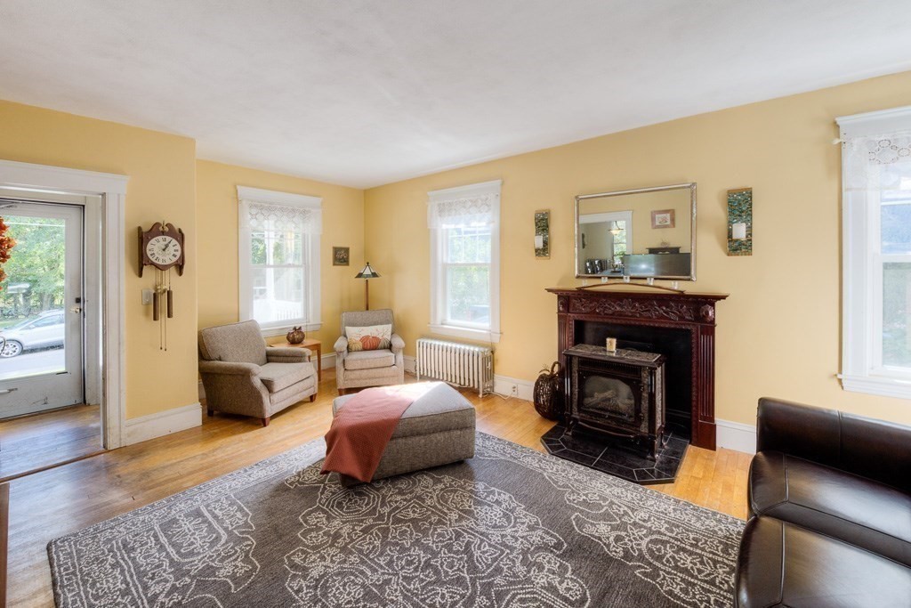 37 Holt Road Holden, MA 01520 - Photo 12 of 39 Gallery Image 12