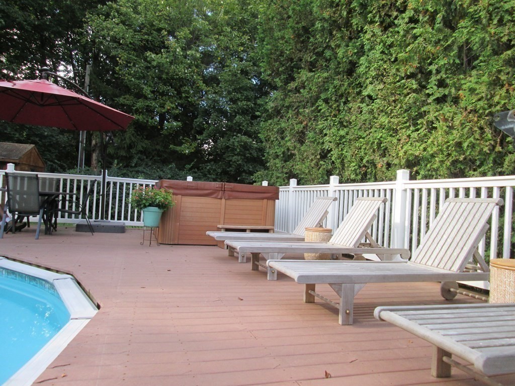 37 Holt Road Holden, MA 01520 - Photo 34 of 39 Gallery Image 34