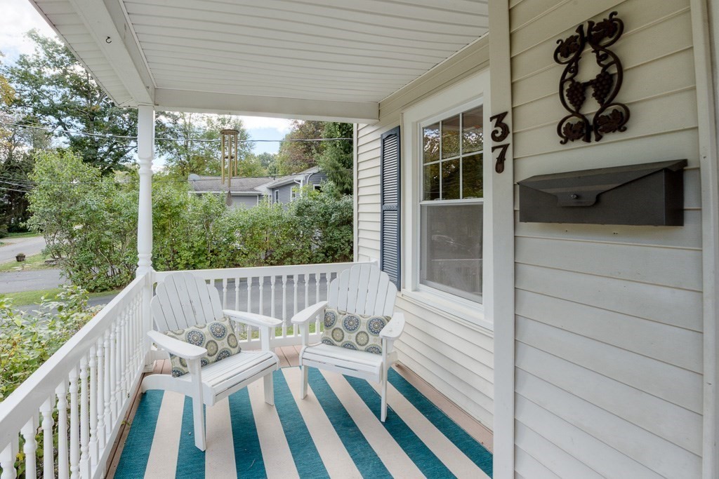 37 Holt Road Holden, MA 01520 - Photo 5 of 39 Gallery Image 5