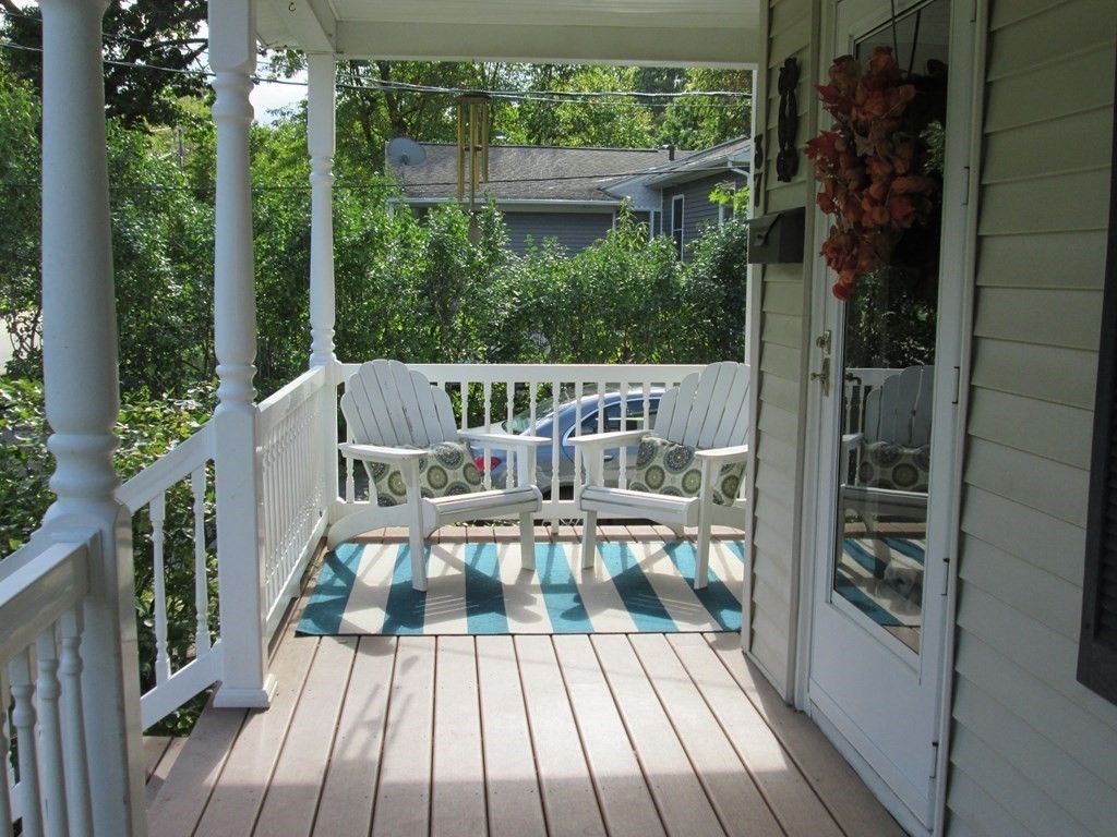 37 Holt Road Holden, MA 01520 - Photo 7 of 39 Gallery Image 7