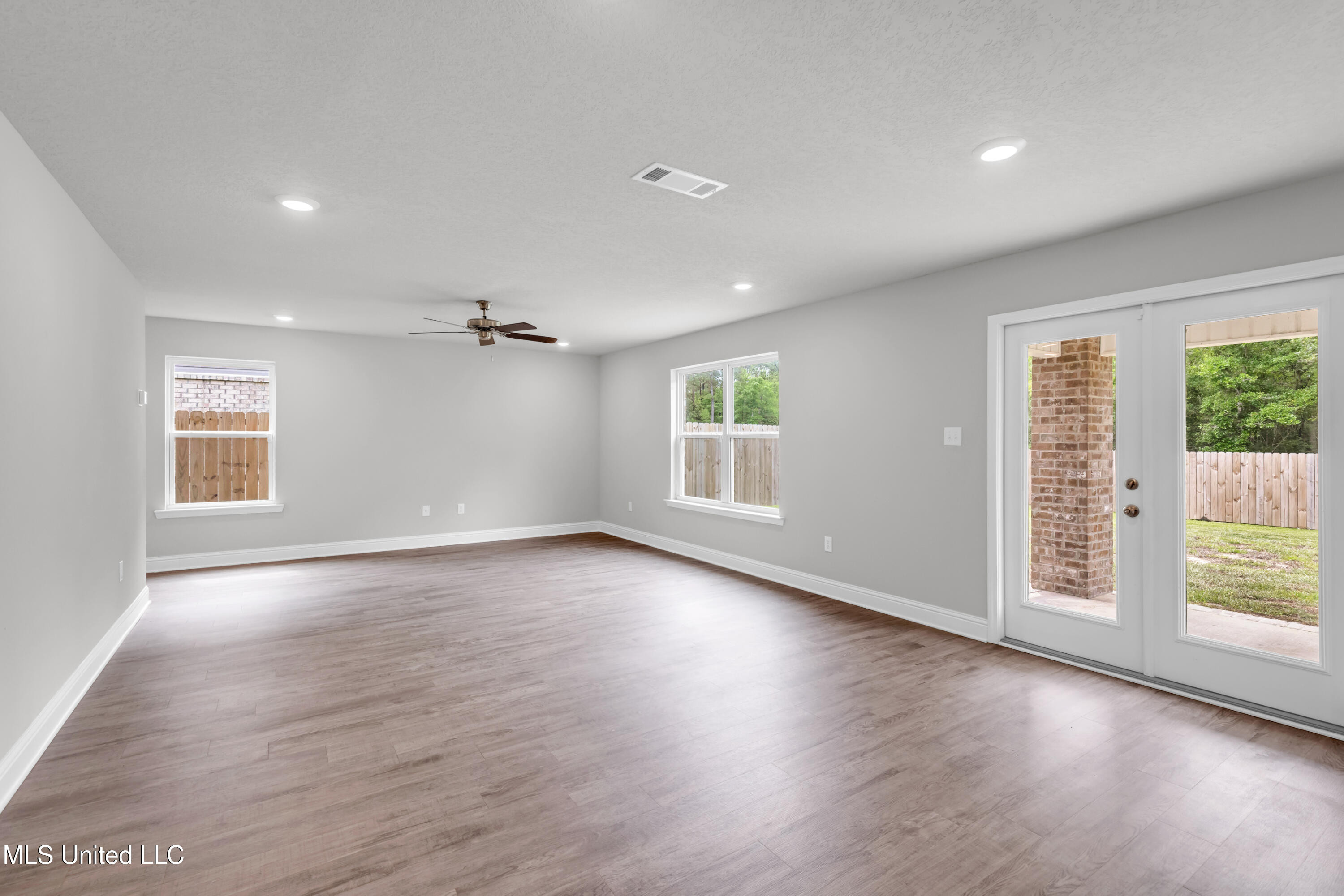 70 Saltmeadow Circle Ocean Springs, MS 39564 - Photo 11 of 34 70SaltmeadowCir-11