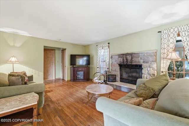 $595,000 | 102 Arbor Way, Stroudsburg, PA 18360