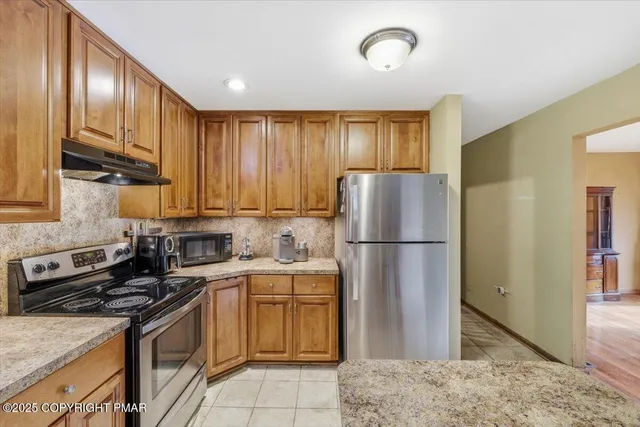 $595,000 | 102 Arbor Way, Stroudsburg, PA 18360