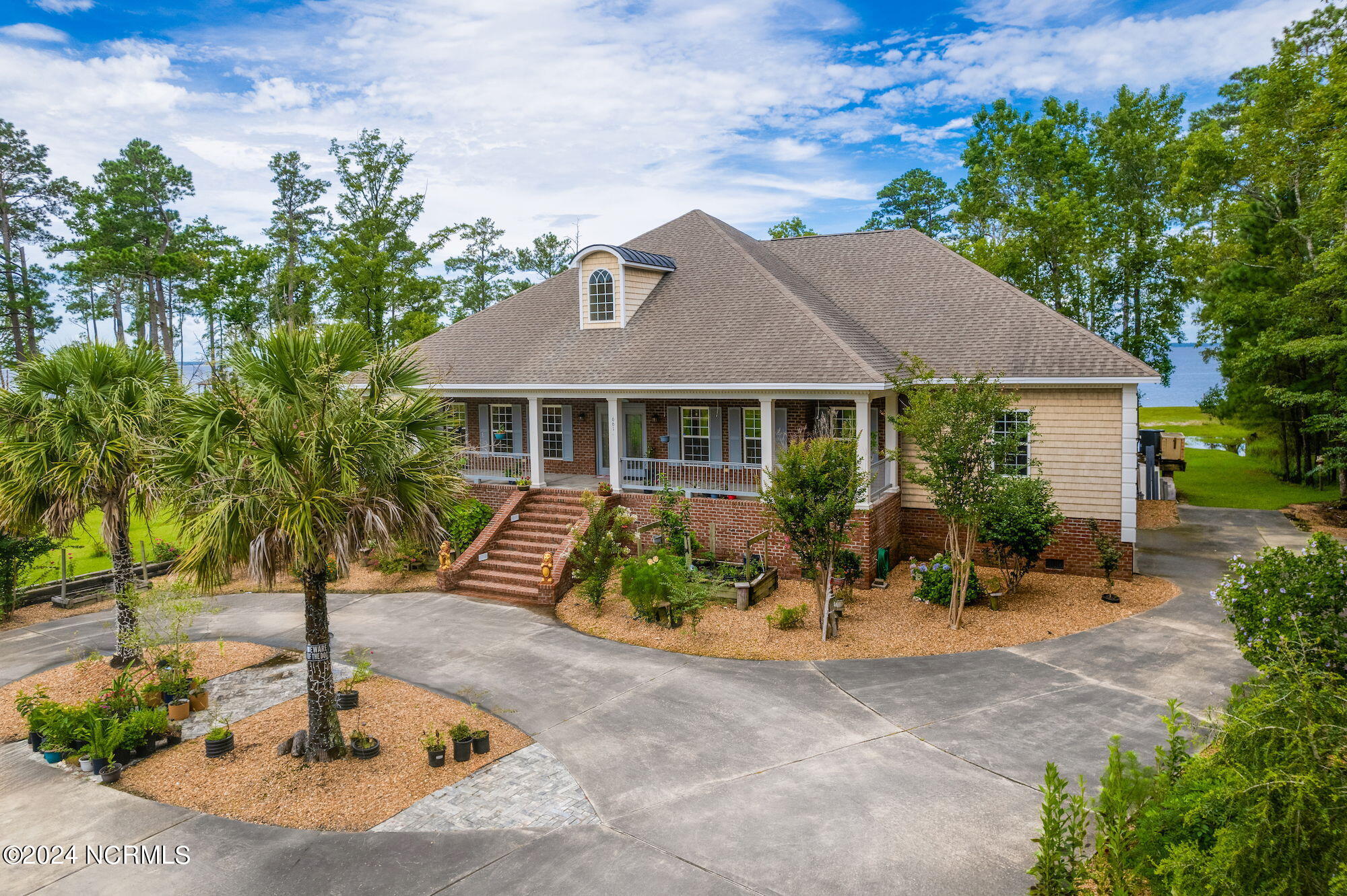 661 Becton Road Havelock, NC 28532 - Photo 1 of 39 60-web-or-mls-661-becton-rd-2-edit