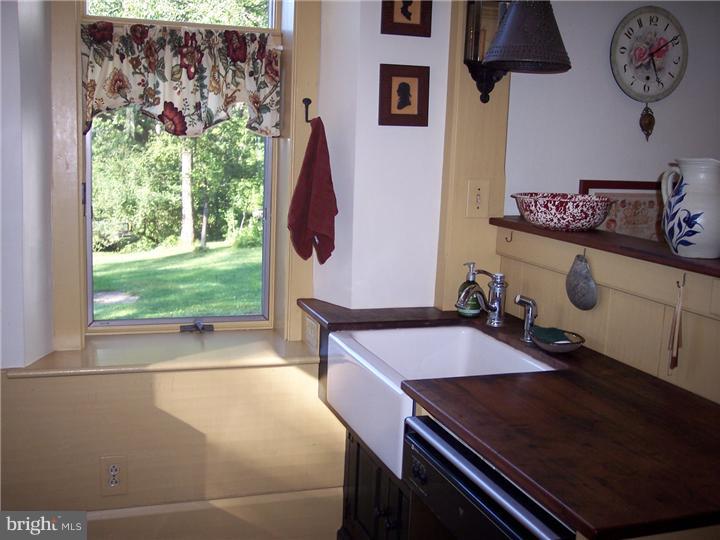 1579 Salem Road Quakertown, PA 18951 - Photo 11 of 25 Kitchen