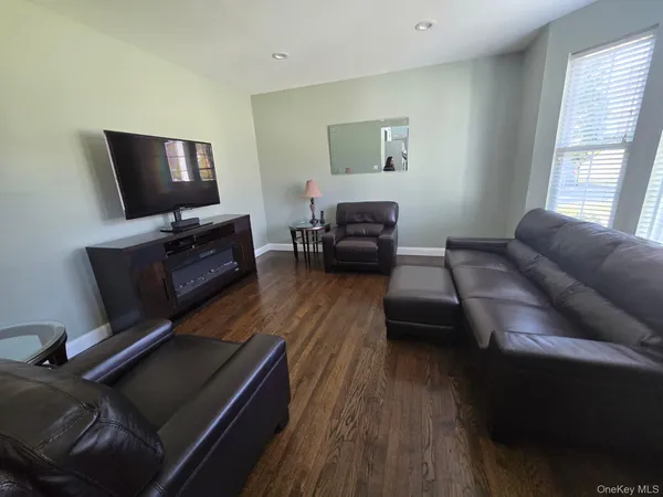 $1,150,000 | 104 Winding Brook Court, Cornwall, NY 12553