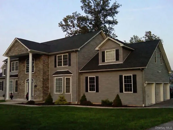 $1,150,000 | 104 Winding Brook Court, Cornwall, NY 12553