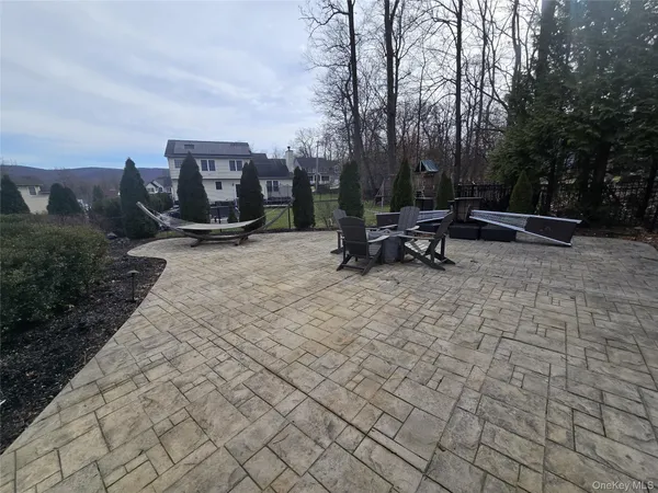 $1,150,000 | 104 Winding Brook Court, Cornwall, NY 12553