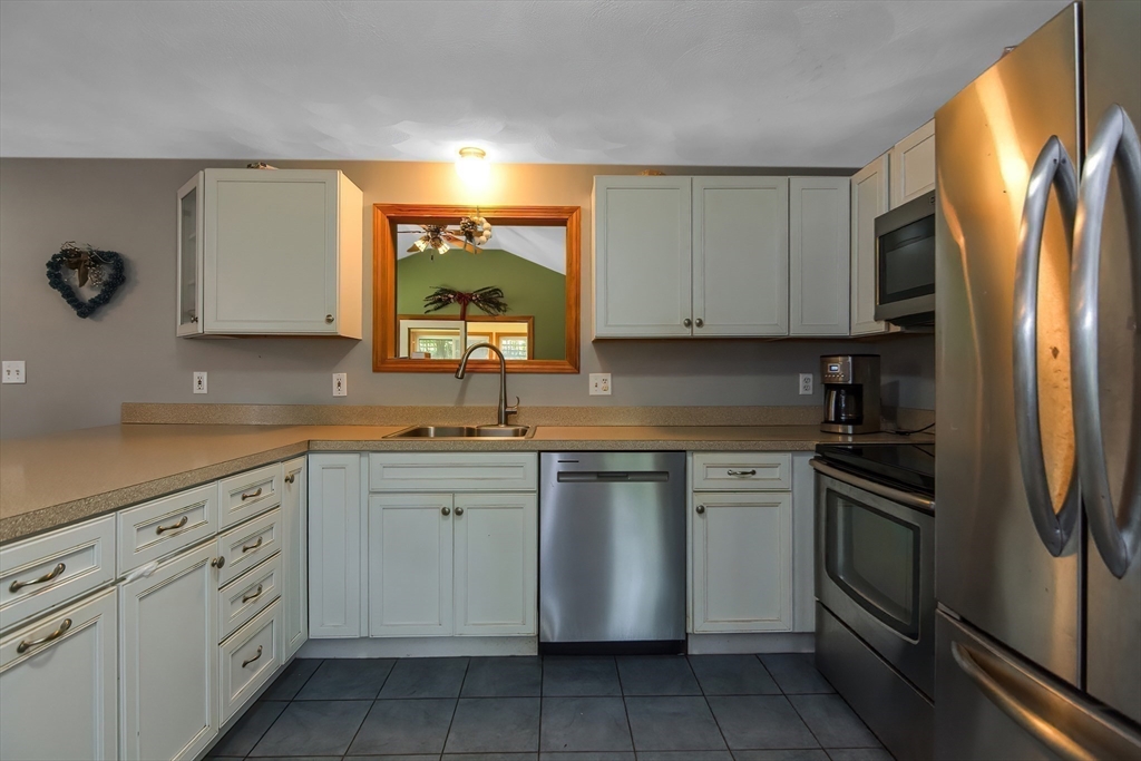 29 Kimball Road Amesbury, MA 01913 - Photo 9 of 42 Gallery Image 9