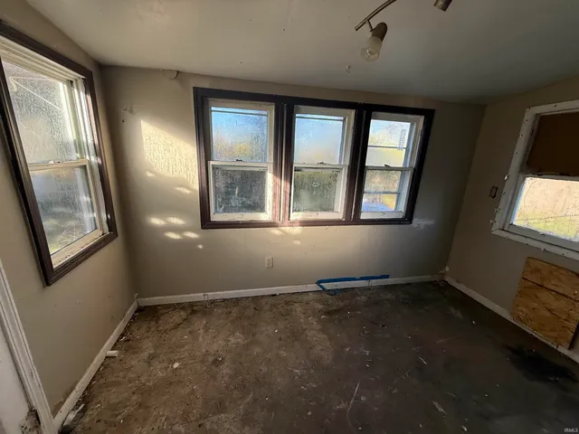 $104,900 | 6671 N Creek, Middletown, IN 47356