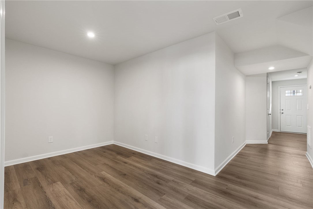 109 Brooklane Court Easley, SC 29642 - Photo 27 of 47 This versatile room offers an inviting entryway, perfect for a dynamic living space.