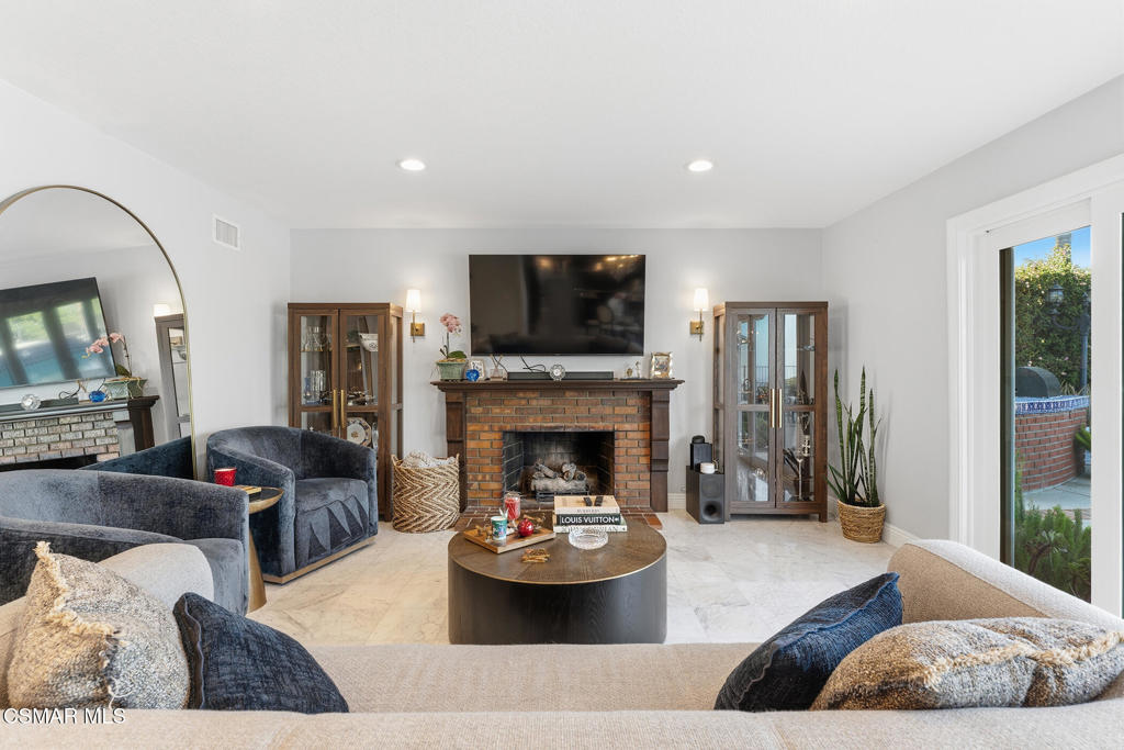 11894 Darby Avenue Porter Ranch, CA 91326 - Photo 13 of 41