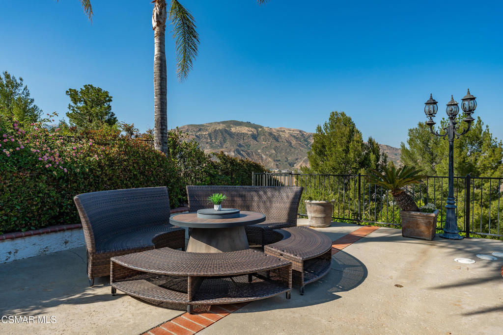 11894 Darby Avenue Porter Ranch, CA 91326 - Photo 34 of 41