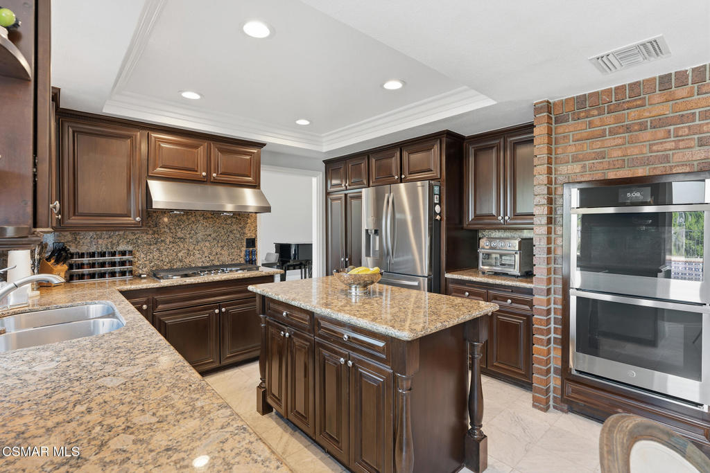 11894 Darby Avenue Porter Ranch, CA 91326 - Photo 9 of 41