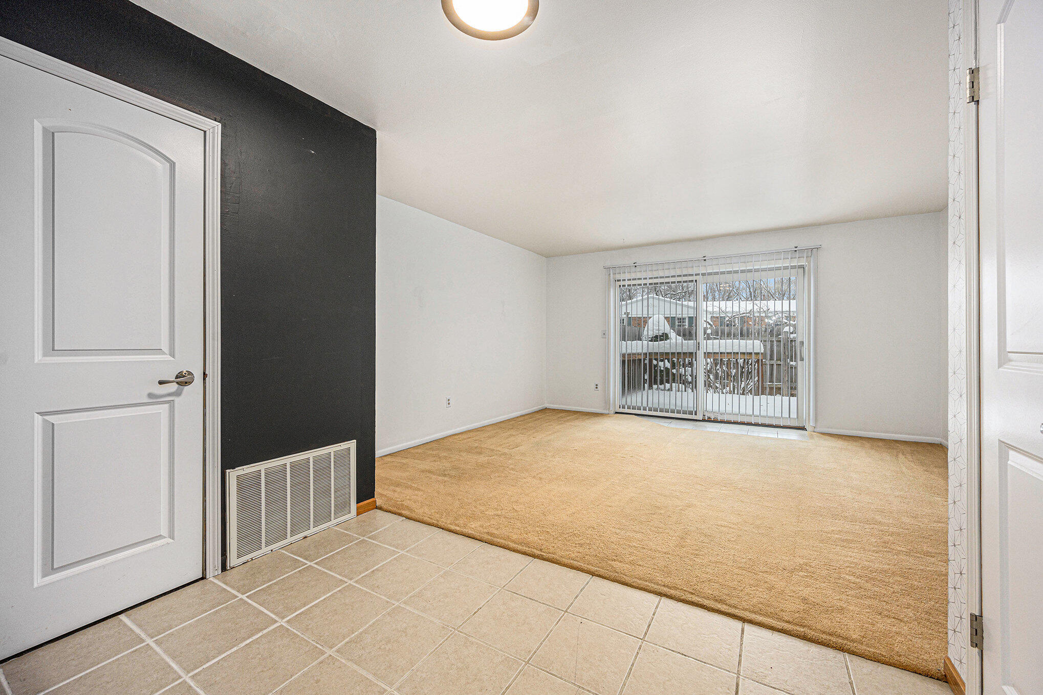 709 Garland Circle, Unit A Kalamazoo, MI 49008 - Photo 4 of 19 004_file_462