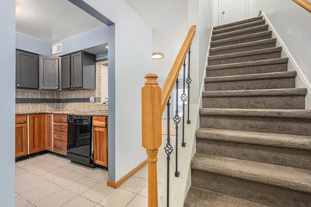 $1,425 | 709 Garland Circle, Unit A, Kalamazoo, MI 49008