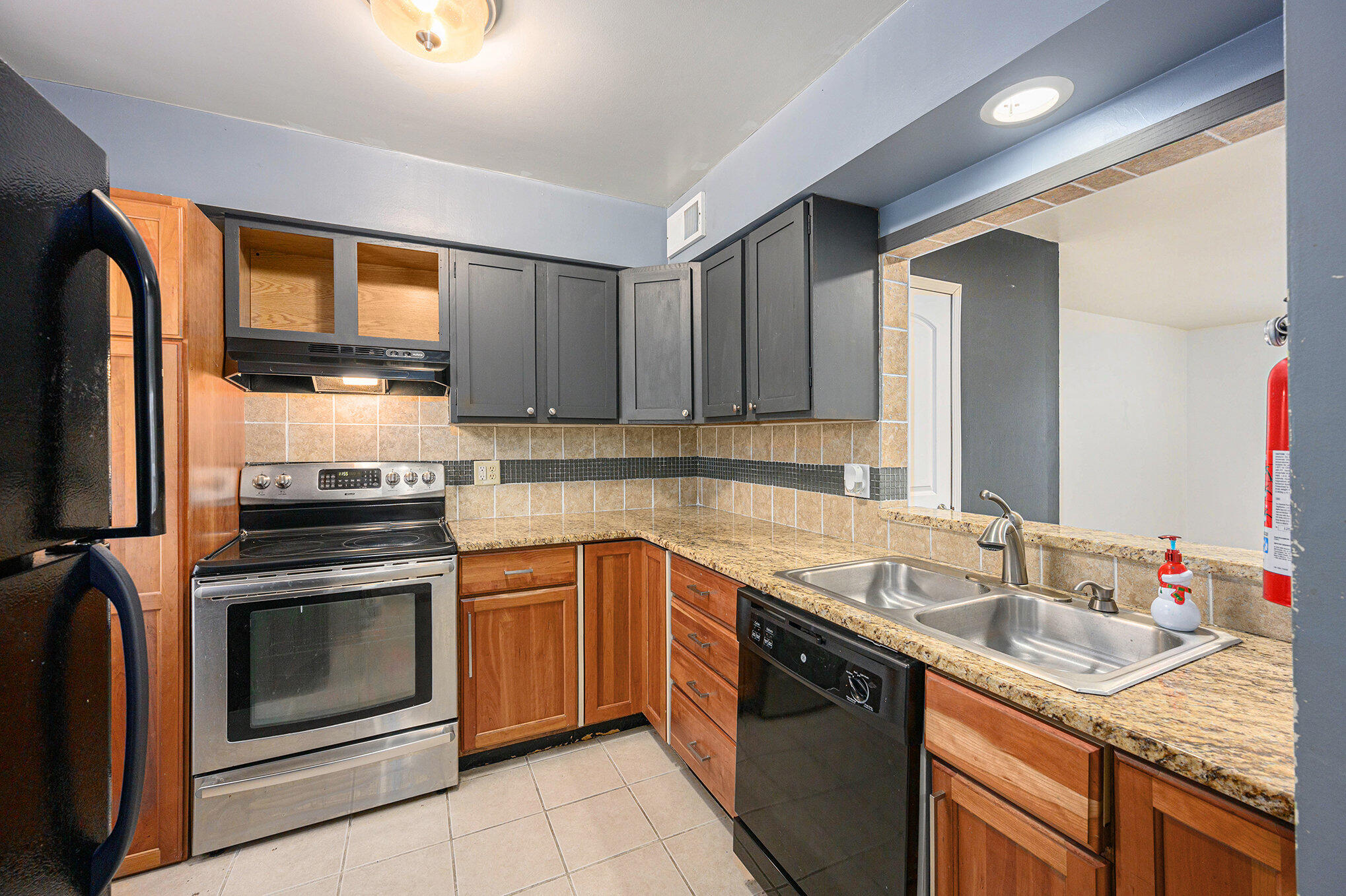 709 Garland Circle, Unit A Kalamazoo, MI 49008 - Photo 8 of 19 008_file_139