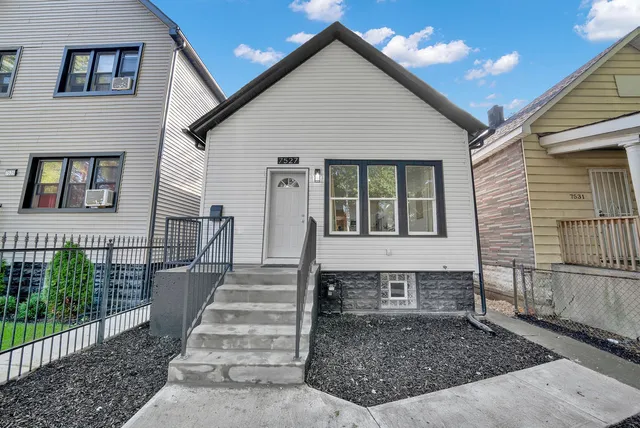 $208,000 | 7527 South Ellis Avenue, Chicago, IL 60619