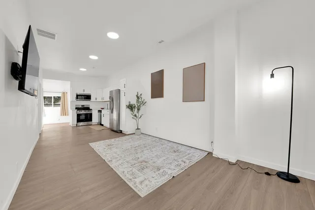 $208,000 | 7527 South Ellis Avenue, Chicago, IL 60619