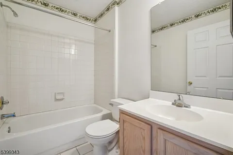 $442,000 | 51 Guisborough Way, Edison, NJ 08820