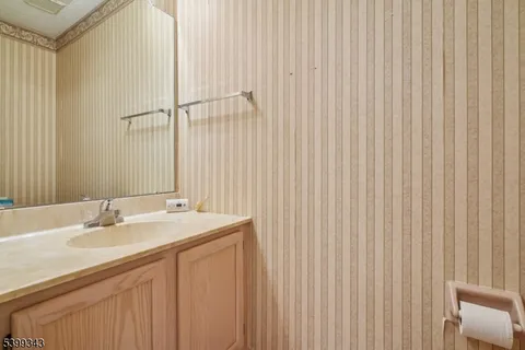 $442,000 | 51 Guisborough Way, Edison, NJ 08820