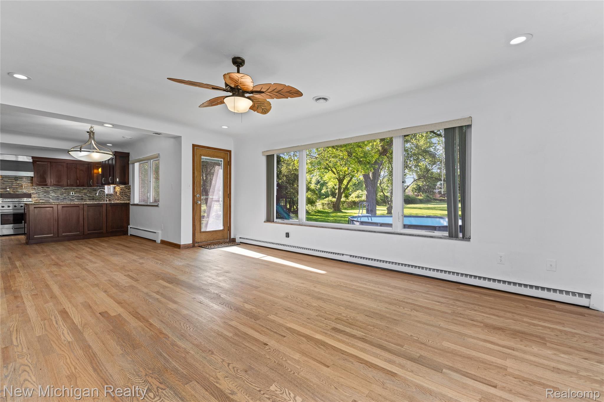 8359 Chicago Road South Warren, MI 48093 - Photo 26 of 74