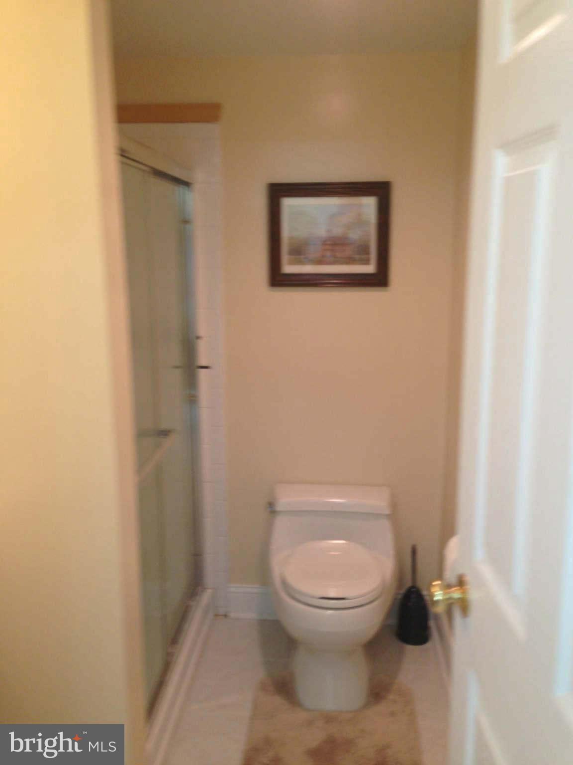 202 Hunter Run Road Winchester, VA 22602 - Photo 17 of 25 Bath