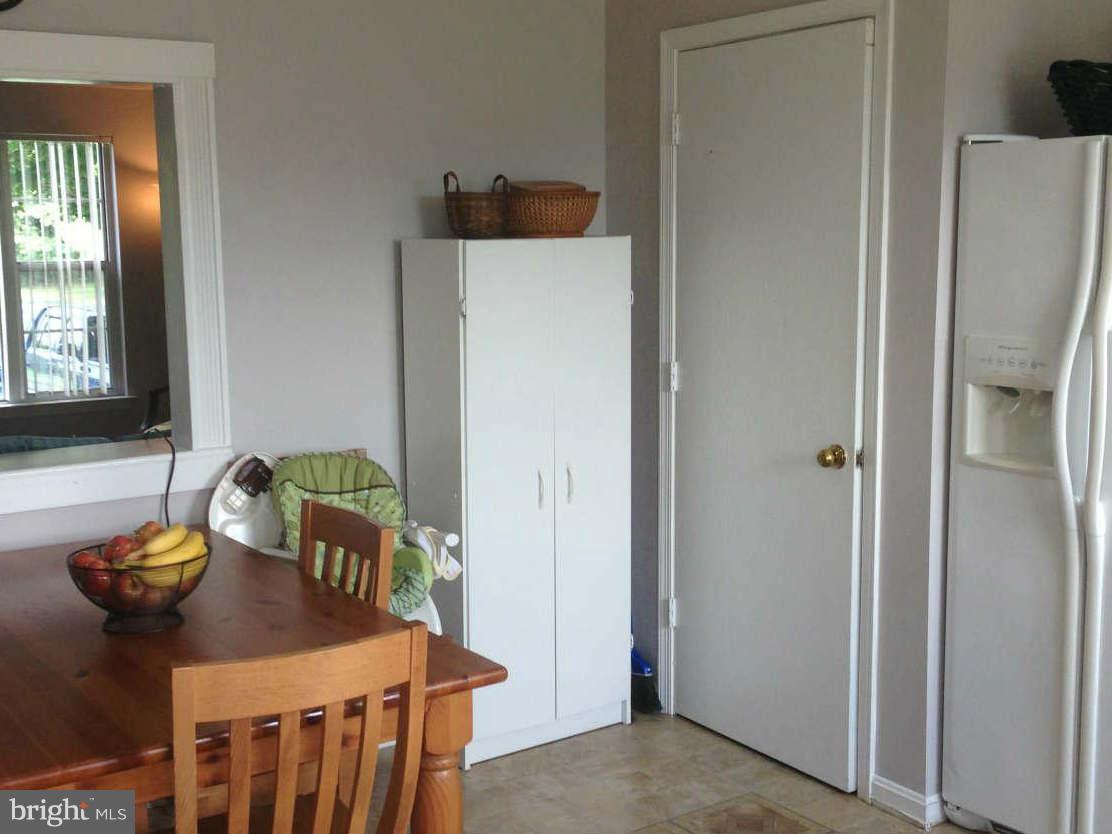 202 Hunter Run Road Winchester, VA 22602 - Photo 7 of 25 Kitchen