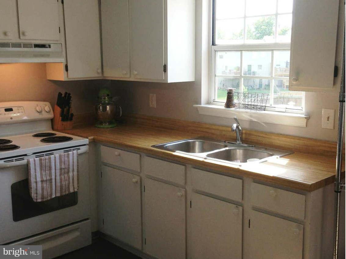 202 Hunter Run Road Winchester, VA 22602 - Photo 8 of 25 Kitchen