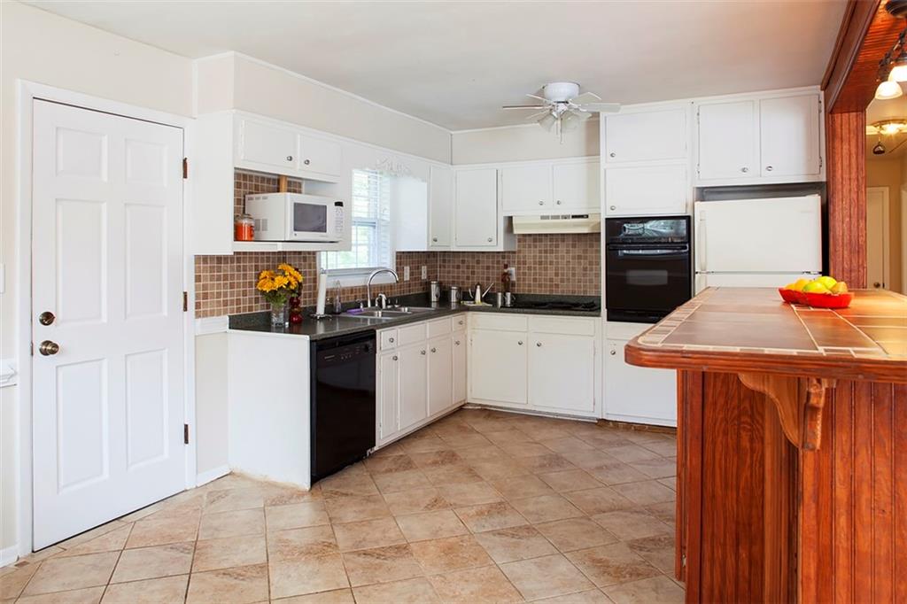 1620 Flat Shoals Road Southeast Atlanta, GA 30316 - Photo 4 of 23