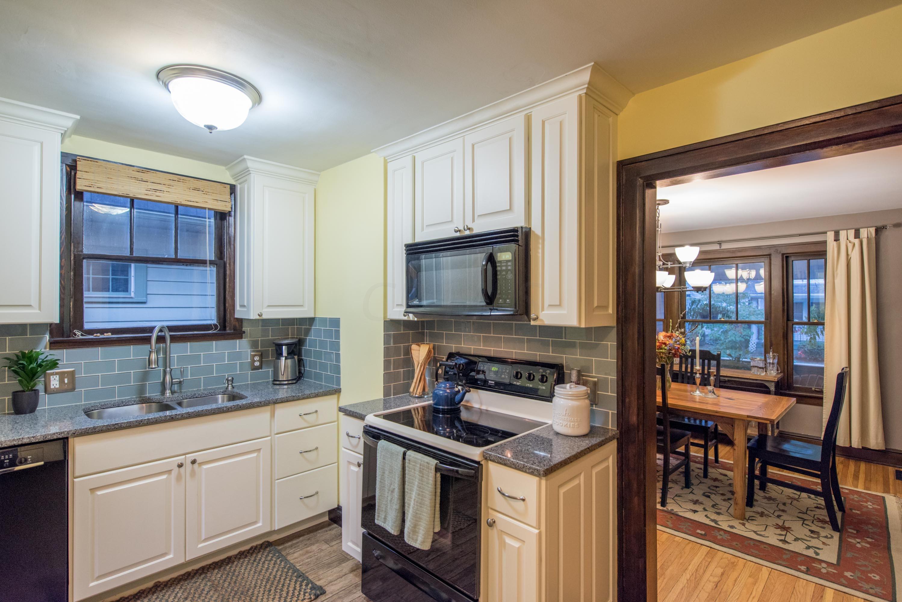 170 East Pacemont Road Columbus, OH 43202 - Photo 8 of 29