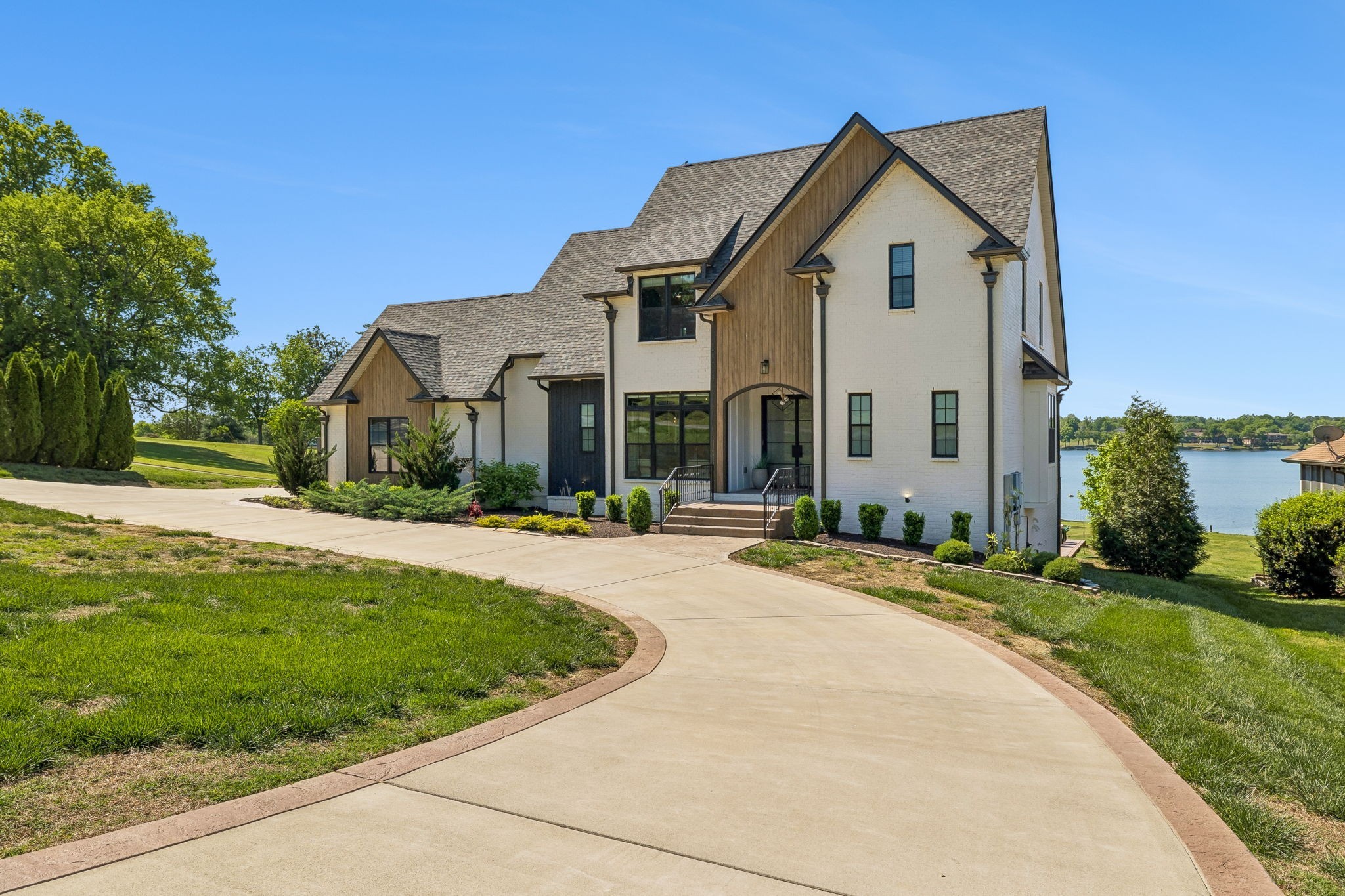 112 Sterling Road Hendersonville, TN 37075 - Photo 1 of 95 Gallery Image 1