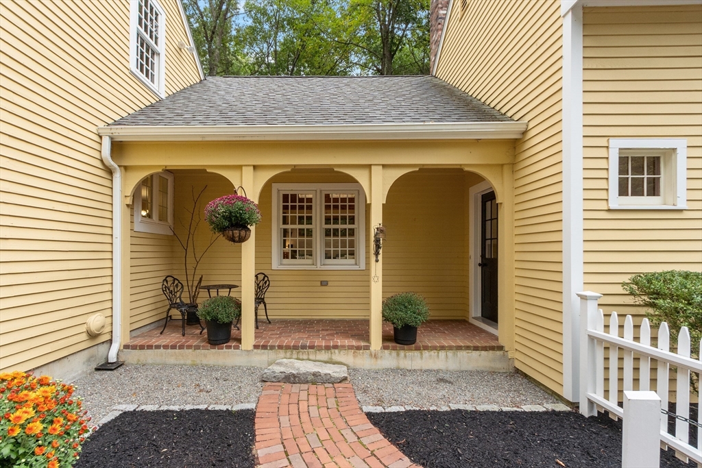 50 Nashaway Road Bolton, MA 01740 - Photo 4 of 36 Gallery Image 4