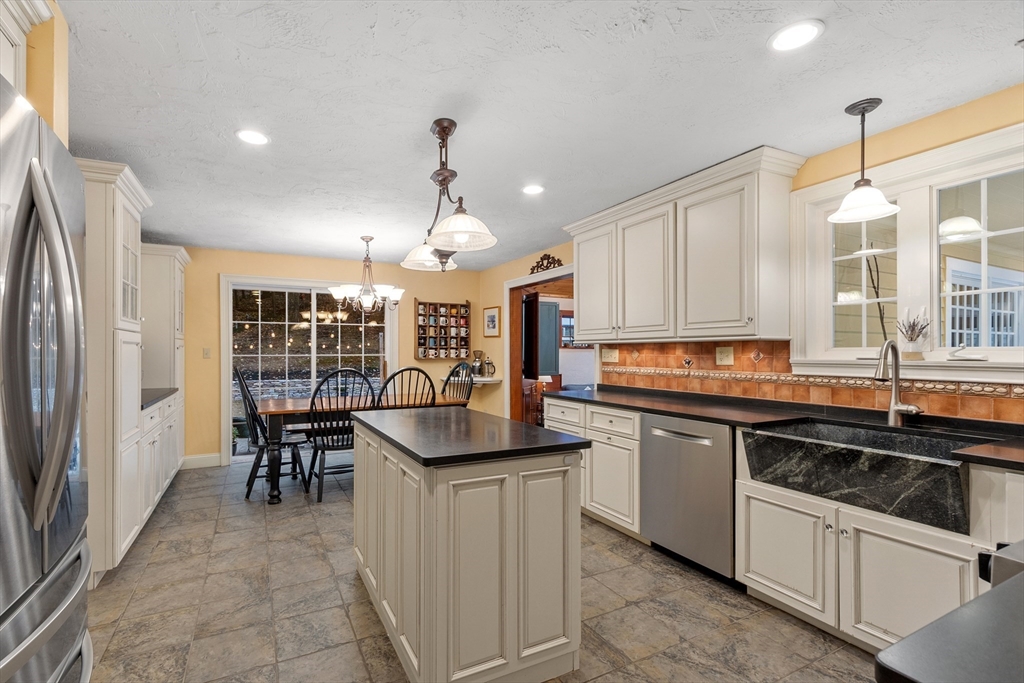 50 Nashaway Road Bolton, MA 01740 - Photo 9 of 36 Gallery Image 9